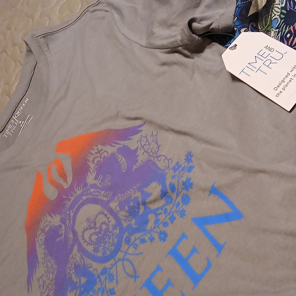 Queen ROCK Band T-shirt.  Dove Grey - Picture 3 of 3